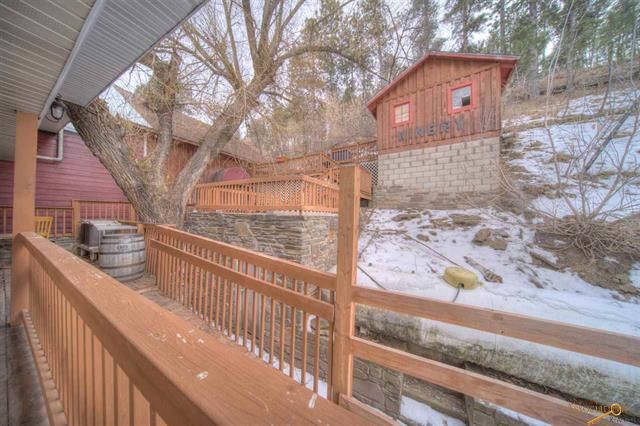 Barlee's Food & Drink: 253 Swanzey St, Keystone, SD 57751